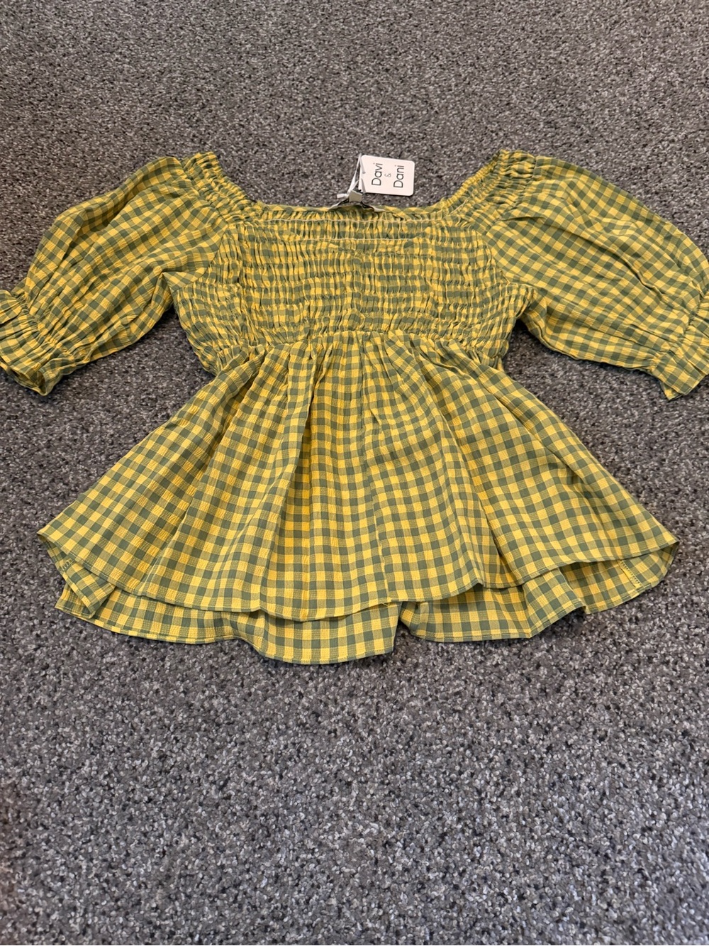 Womens new Davi & Dani top small
